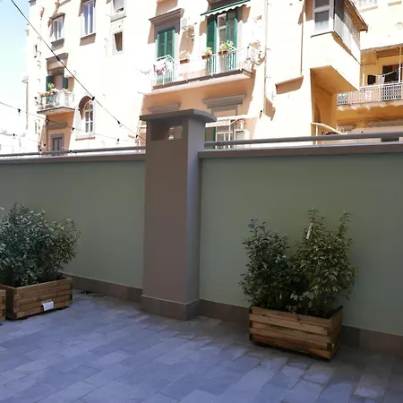 Re Lazzarone Suite-2